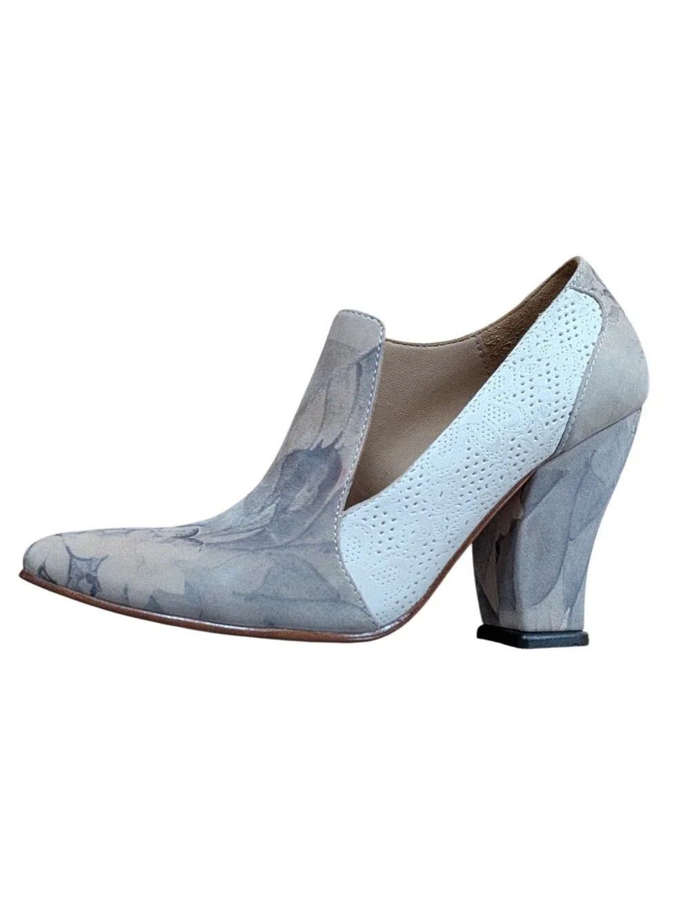 John Fluevog Kendra Beige Grey Floral Pointed Toe Leather Heels Size 6